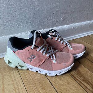 Brand New On Runing Cloudflyer 4 Women's Shoe Size 7.5